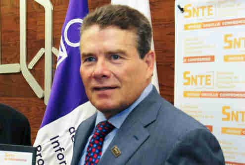 Con preparación y profesionalización se defiende la profesión docente: Díaz de la Torre