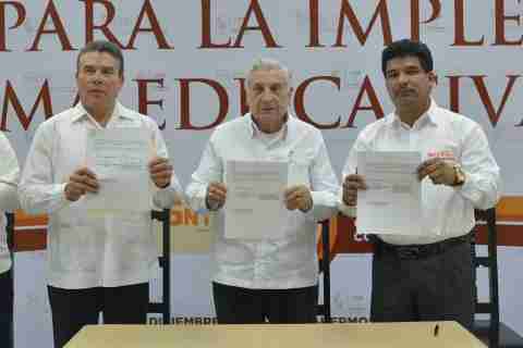 Gobierno de Tabasco firma convenio para armonizar la reforma educativa.