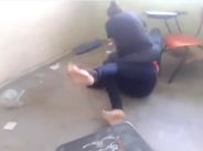 Piden castigo para mujer que golpeó a maestra en pleno salón de clases