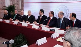 Se comprometen autoridades con la evaluación y capacitación de los maestros