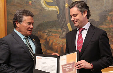 Entrega SNTE el pliego general de demandas 2016