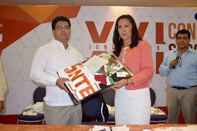 María Elena Alcudia, nueva dirigente de la Sección 29 del SNTE