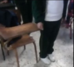 #VIDEO Maestra usa este método para la autoestima y se vuelve viral