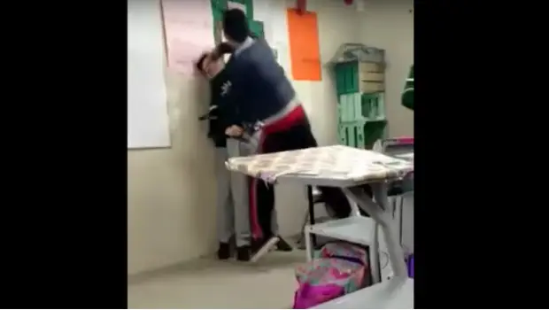 #VIDEO Captan caso de bullying en escuela secundaria
