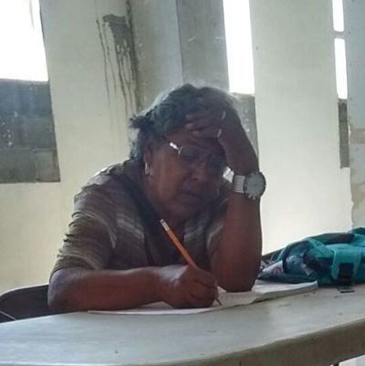 “La Mars” con 16 años deja la prepa; Graciela con 60 quiere ser Licenciada