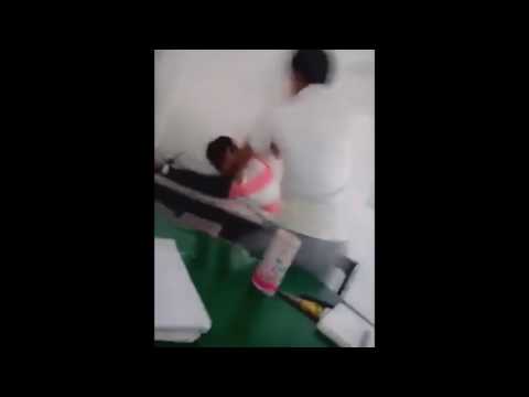 #VIDEO Estudiante de bachiller golpea a su maestro