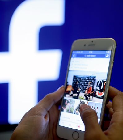 La deliberación abierta entre las personas superaría el caos en las redes sociales