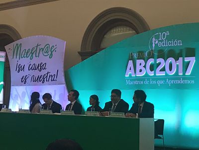 Piden evaluar a maestros en clase