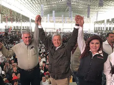 Convoca AMLO a magisterio para construir un acuerdo por la educación