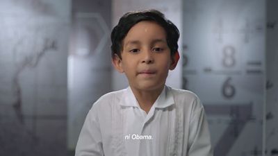 Mexicanos Primero defiende la reforma educativa con niños personificando a candidatos.