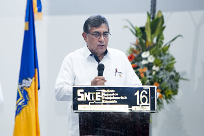 ¡SNTE exige revisar la reforma educativa!
