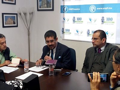 Critican padres de familia que educación en México esté politizada.