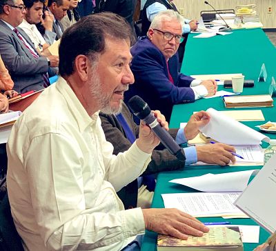 La lectura es el arma fundamental y poderosa para la oratoria: Fernández Noroña.