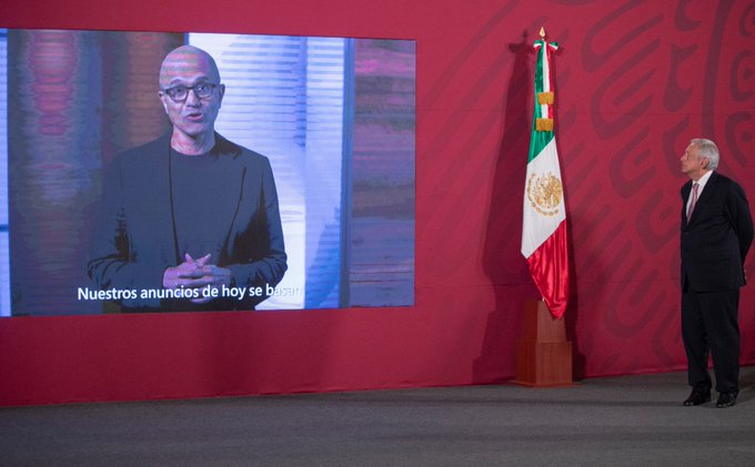 Anuncia AMLO inversión de 1100 MDD de Microsoft; implementarán sistema de aulas virtuales.