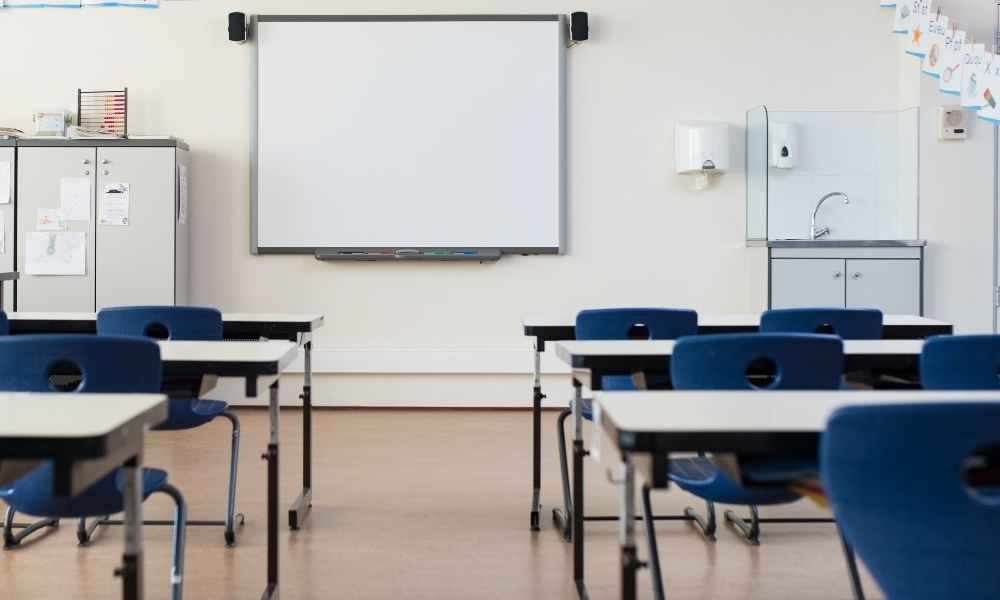 Advierten escuelas particulares que regresarán a clases presenciales