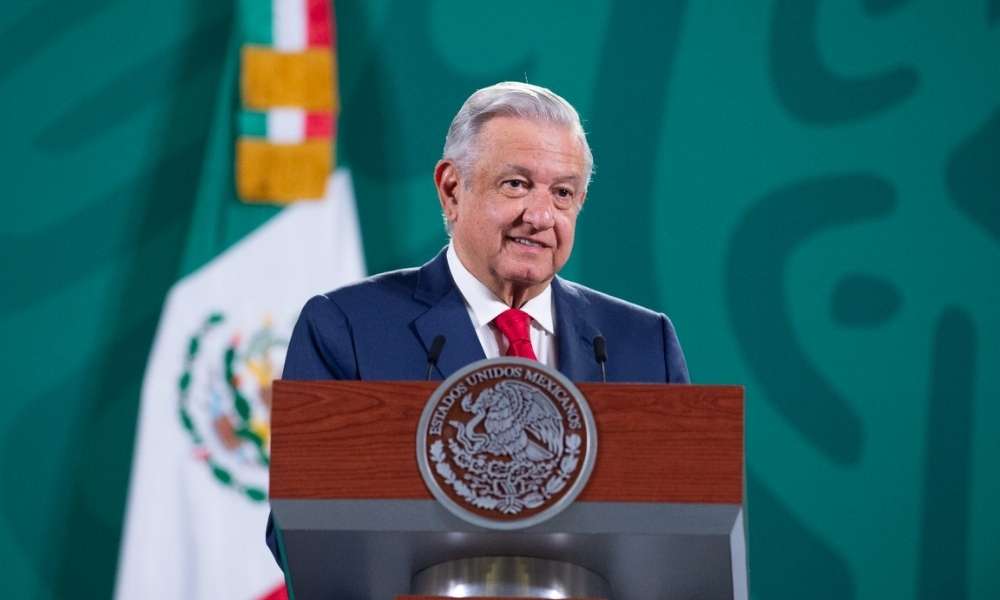 Se compensará a maestros de Escuelas de Tiempo Completo si cumplen con el horario: AMLO