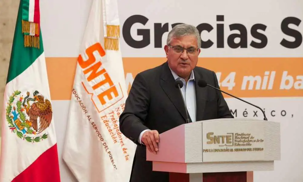 “Estamos del lado del Jefe de las Instituciones”: SNTE agradece a AMLO la certeza laboral