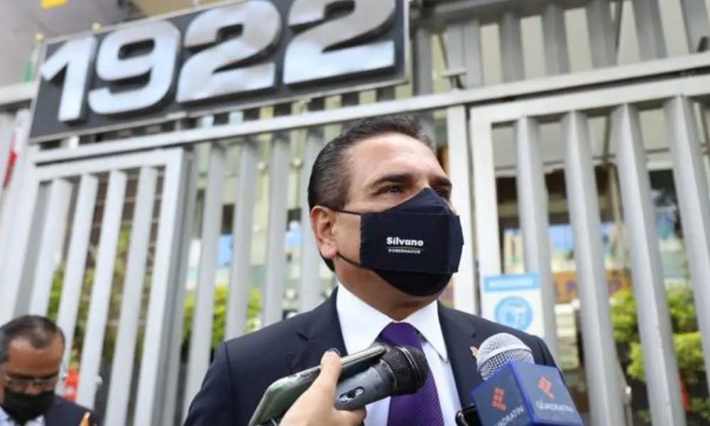 Silvano Aureoles a AMLO: “las y los maestros esperan sus quincenas, no los abandone”