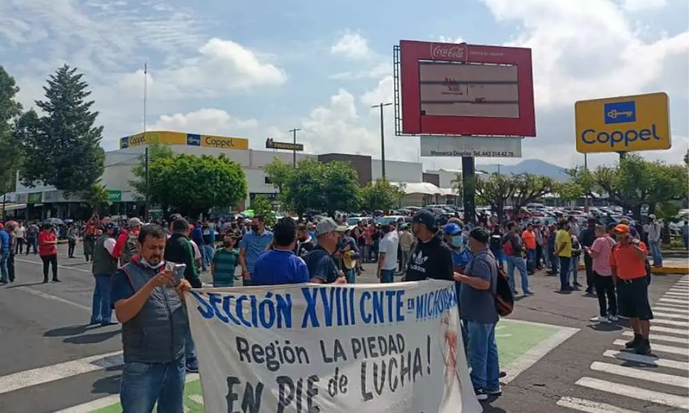 Con movilización nacional, CNTE exige reinstalación de mesa de negociación con AMLO