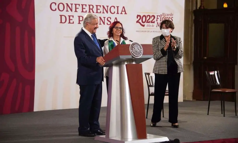 “Me honra como maestra y funcionaria pública trabajar por la educación del país”: Leticia Ramírez