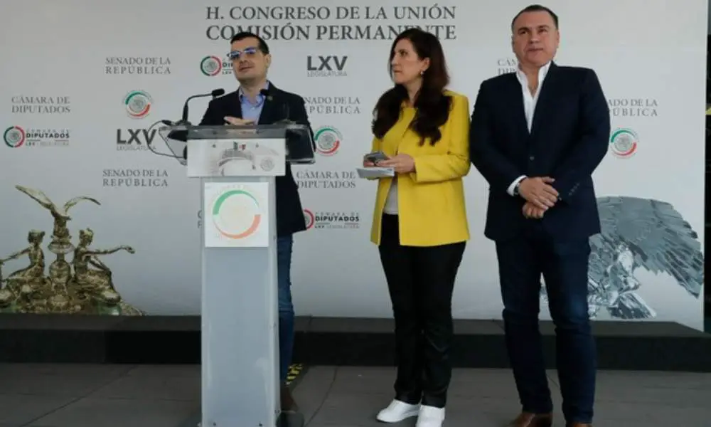 Nuevos libros de texto buscan inyectar “basura ideológica” a los niños y jóvenes del país: PAN