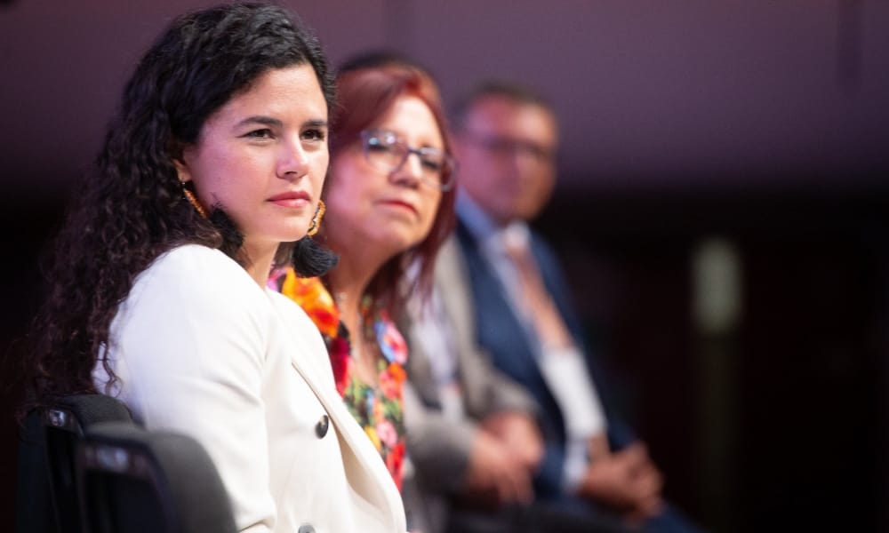 Se ha logrado dignificar el papel de las maestras y maestros: SEGOB