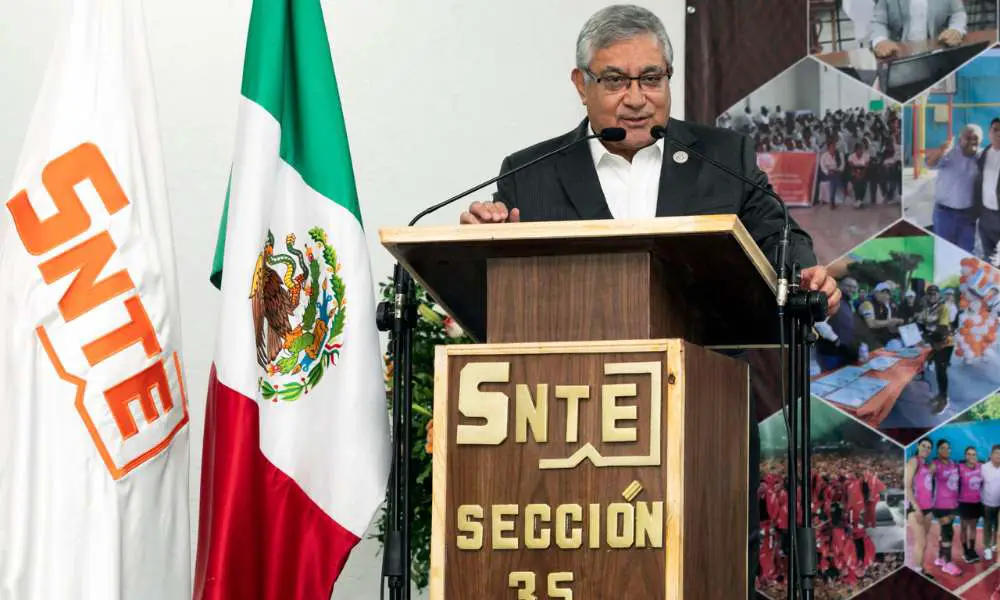 Se envalentona en SNTE y clama: ¡“Fuera USICAMM”!