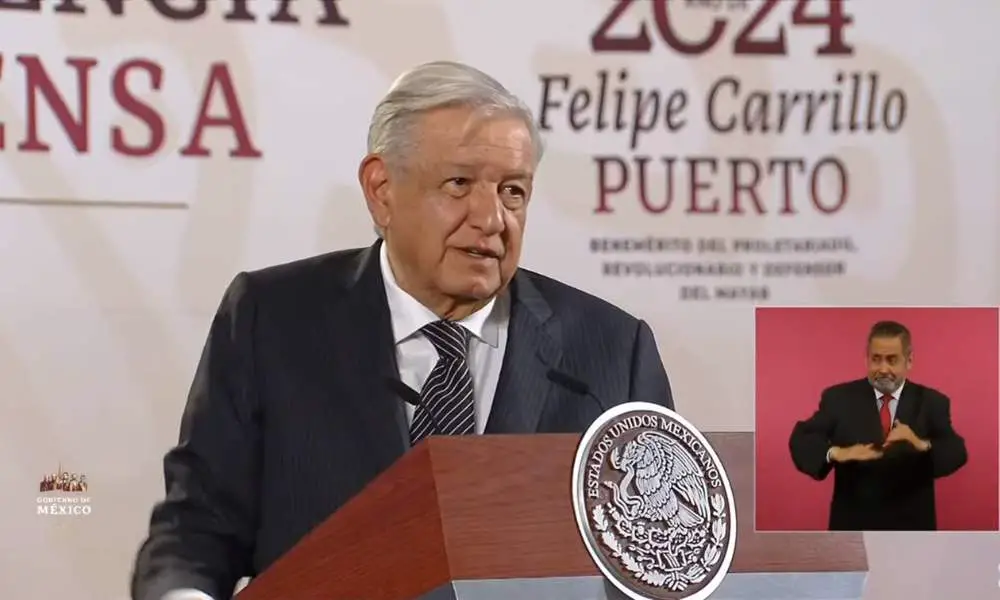 ¡Así anunció AMLO el incremento salarial 2024 a maestros!