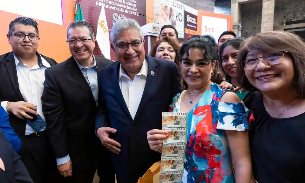 Cierra SNTE celebración de aniversario; insiste en estos desafíos