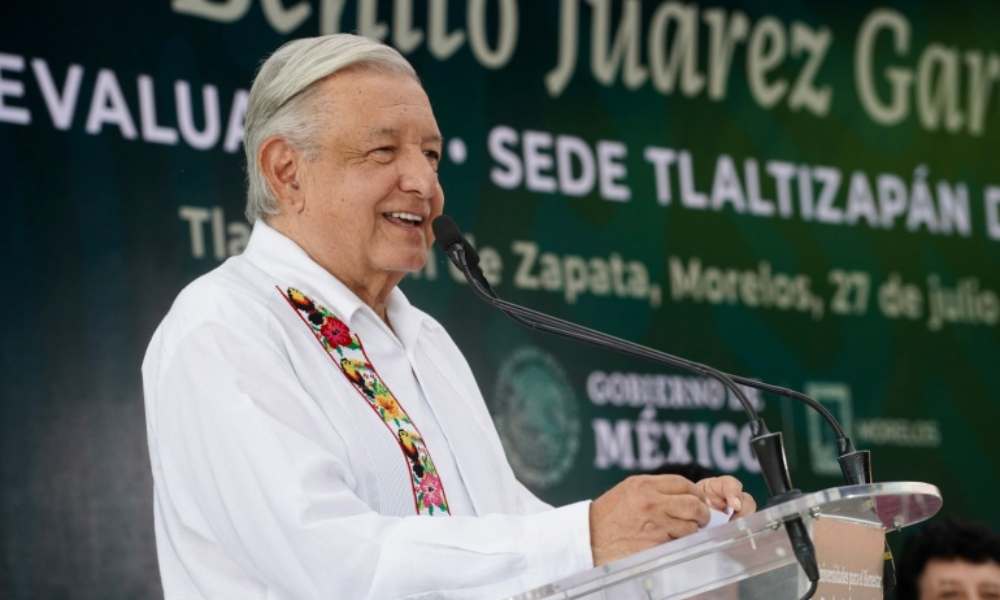 “Nos quedamos cortos”: AMLO sobre becas en Educación Básica