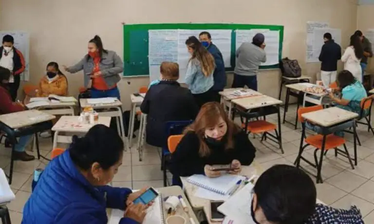 Maestros en Consejo Técnico Escolar